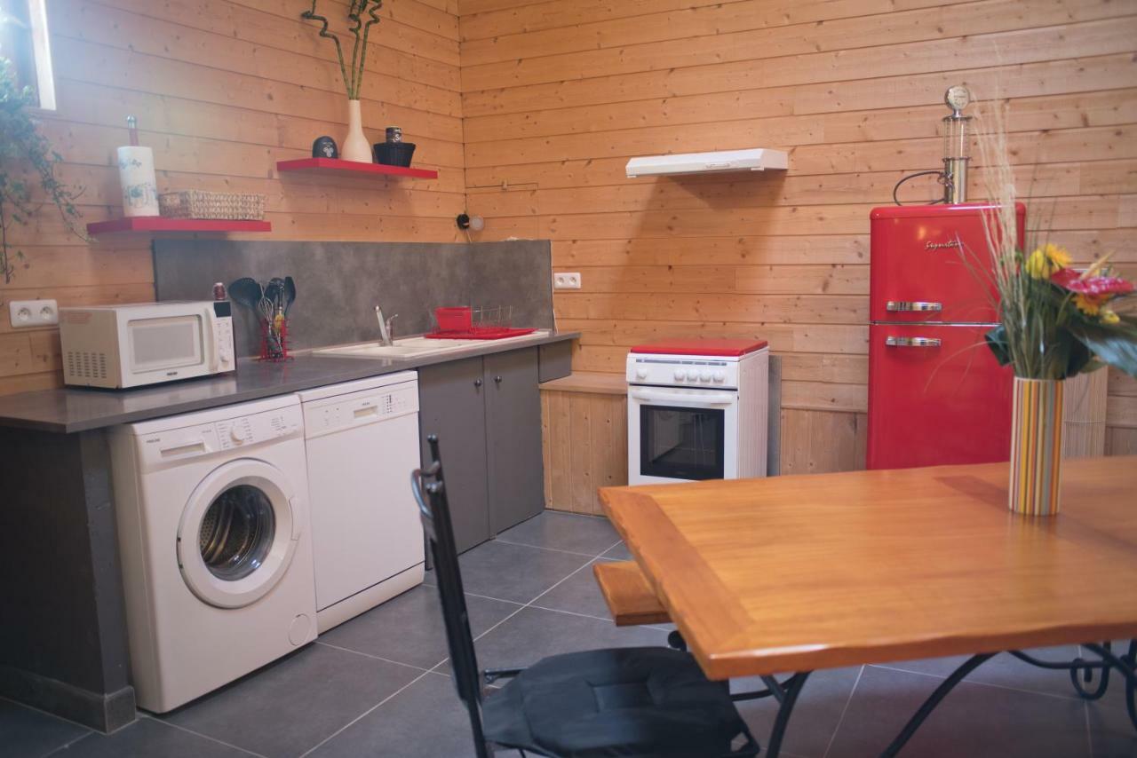 Villa Le Fil Rouge Saint-Pierre-d'Aurillac Exterior foto
